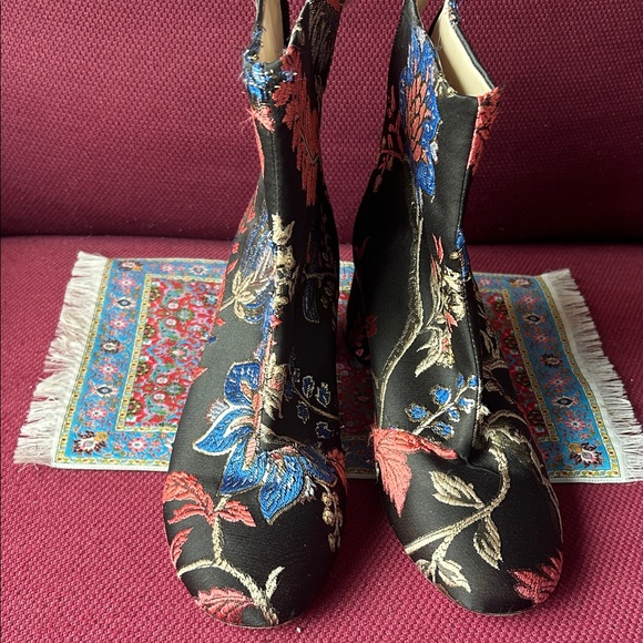 ZARA Basic Brocade Floral Ankle Boots – EU 37 – floral emrboidered booties - Picture 3 of 9